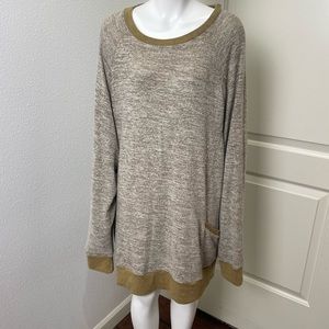 Long sleeve tunic style green shirt with pockets 2XL